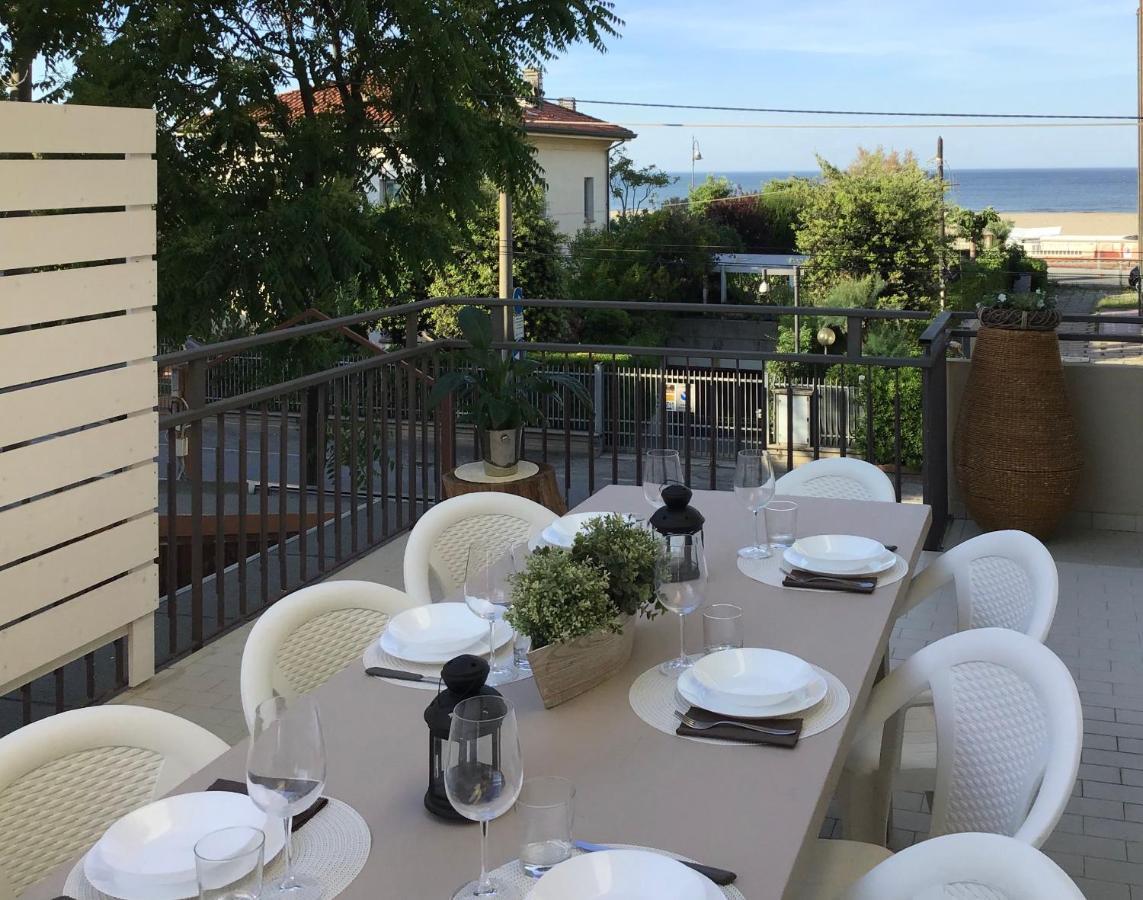 Stella Di Mare Apartment Rimini Exterior photo