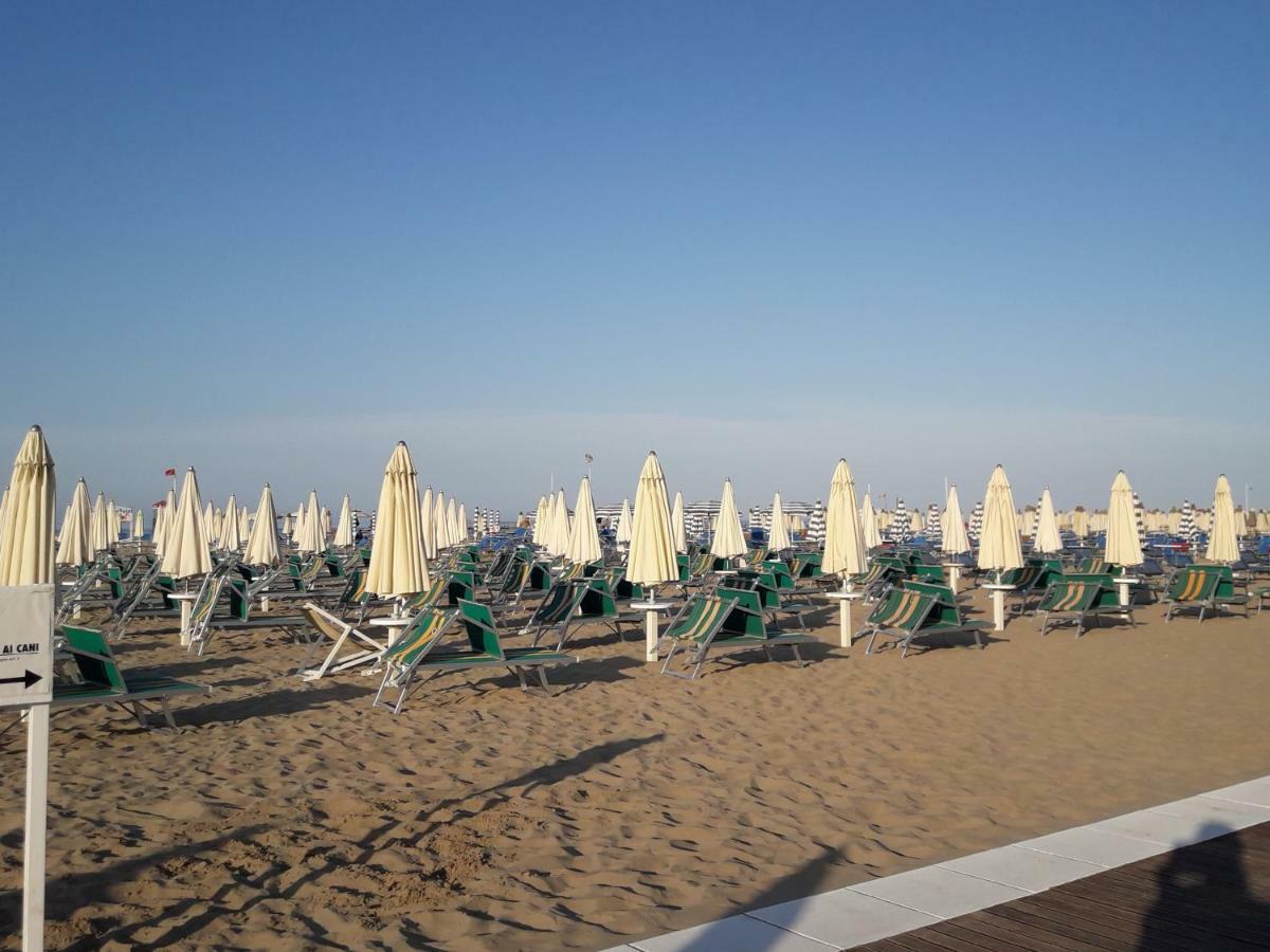 Stella Di Mare Apartment Rimini Exterior photo
